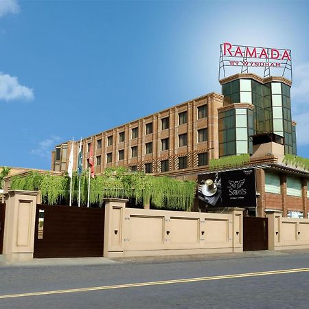 Отель Ramada By Wyndham Мултан Экстерьер фото